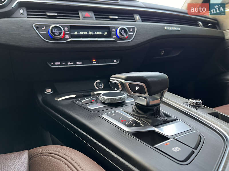 Седан Audi A4 2017 в Львові