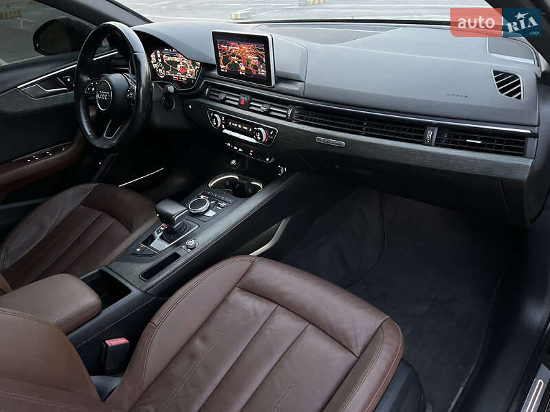 Седан Audi A4 2017 в Львові