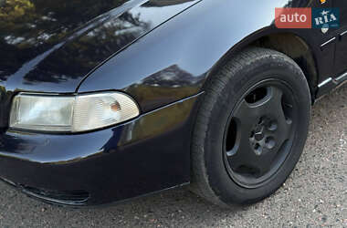 Седан Audi A4 1997 в 