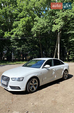 Седан Audi A4 2012 в 