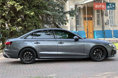Седан Audi A4 2021 в 