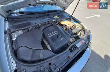 Седан Audi A4 2000 в 