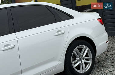 Седан Audi A4 2017 в 