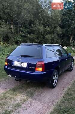 Універсал Audi A4 1998 в 