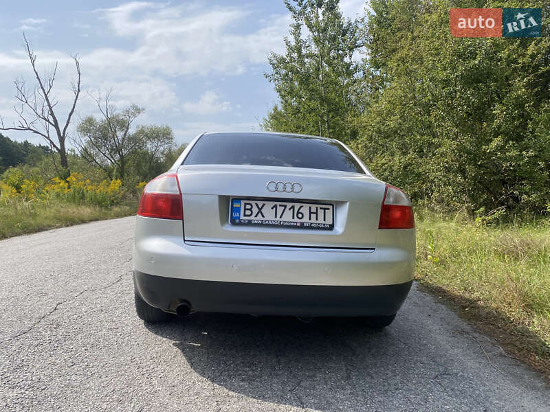 Седан Audi A4 2003 в Полонному