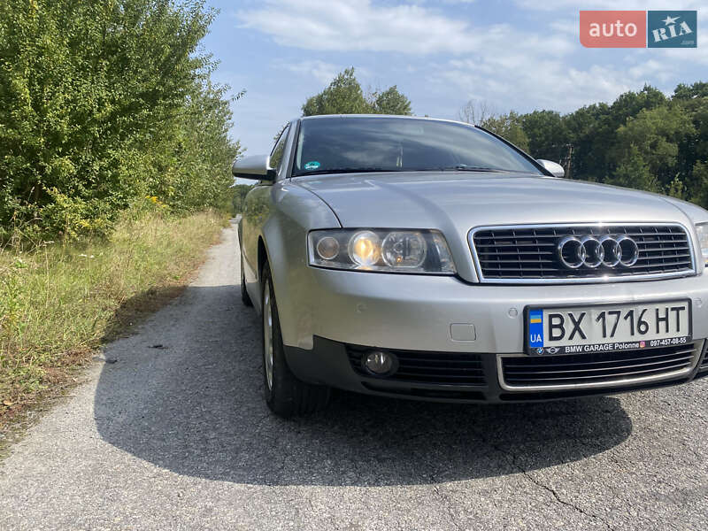 Седан Audi A4 2003 в Полонному