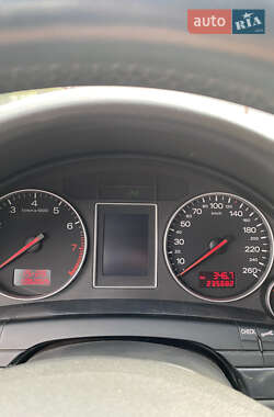 Седан Audi A4 2001 в 