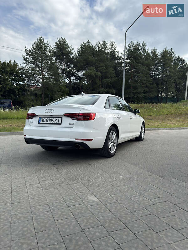 Седан Audi A4 2017 в Львове