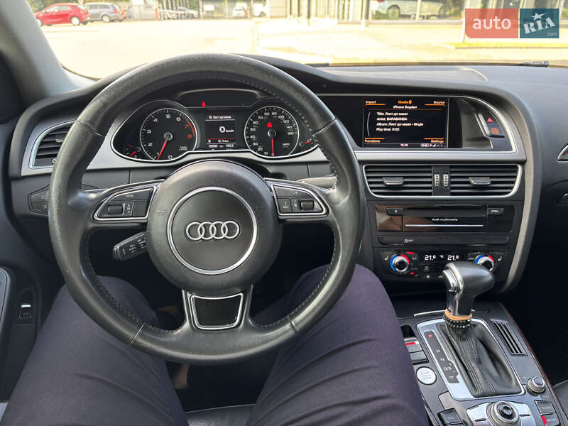 Седан Audi A4 2014 в Львове