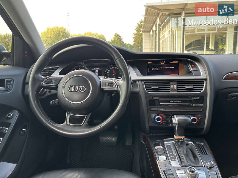 Седан Audi A4 2014 в Львове