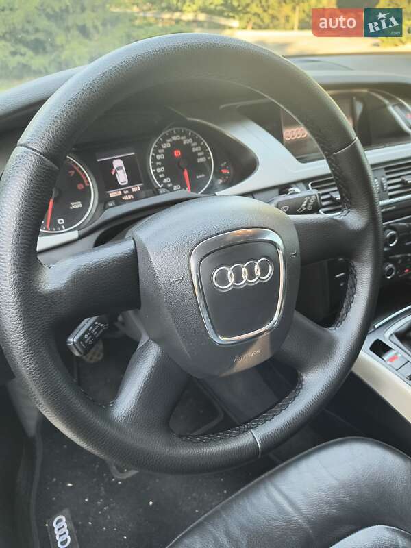 Универсал Audi A4 2009 в Днепре