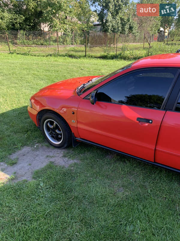 Седан Audi A4 1995 в Бобрке