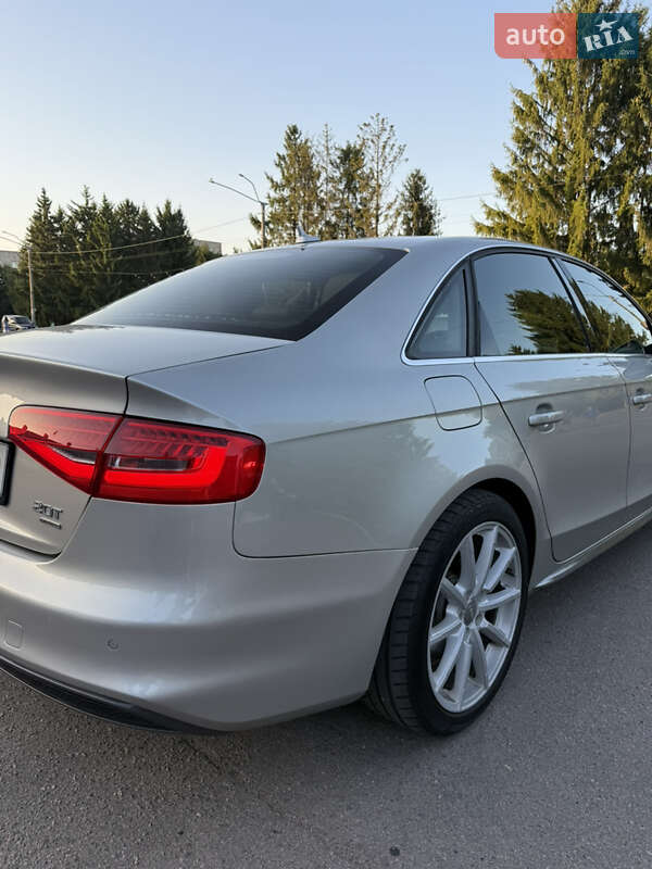 Седан Audi A4 2014 в Ровно