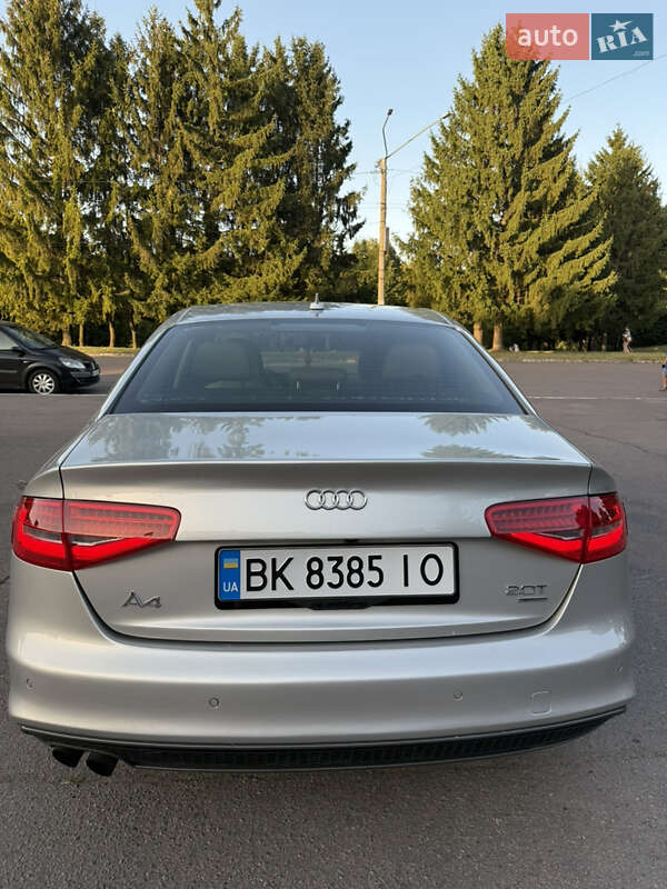 Седан Audi A4 2014 в Ровно