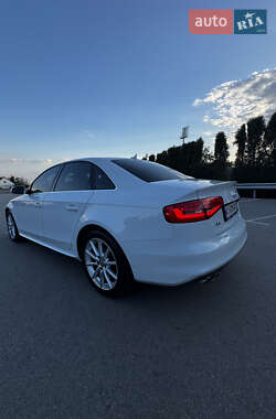 Седан Audi A4 2014 в 