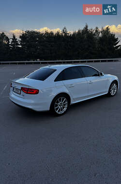 Седан Audi A4 2014 в 