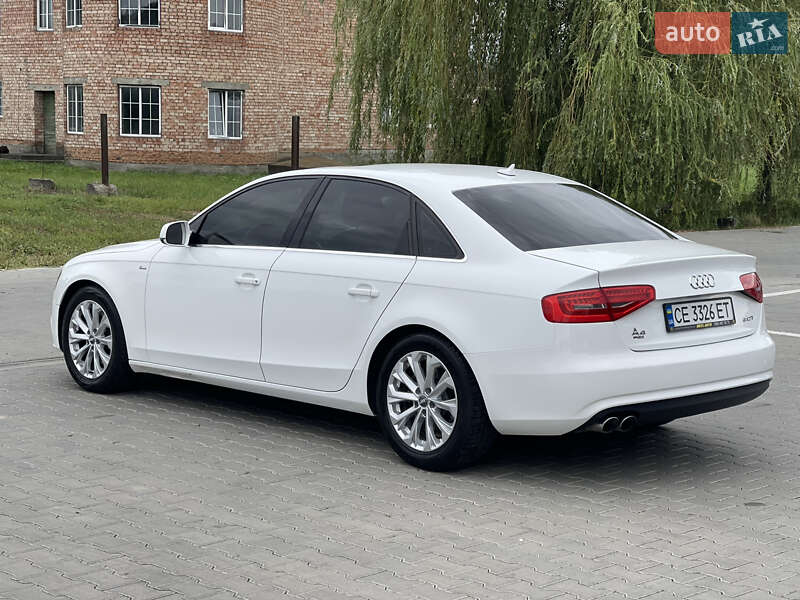 Седан Audi A4 2012 в Чернівцях