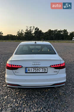Седан Audi A4 2022 в 