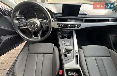 Седан Audi A4 2018 в 