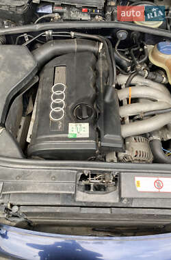 Седан Audi A4 1996 в 