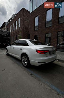 Седан Audi A4 2016 в 