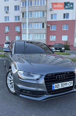 Седан Audi A4 2014 в Виннице