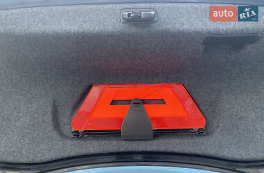Седан Audi A4 2004 в 