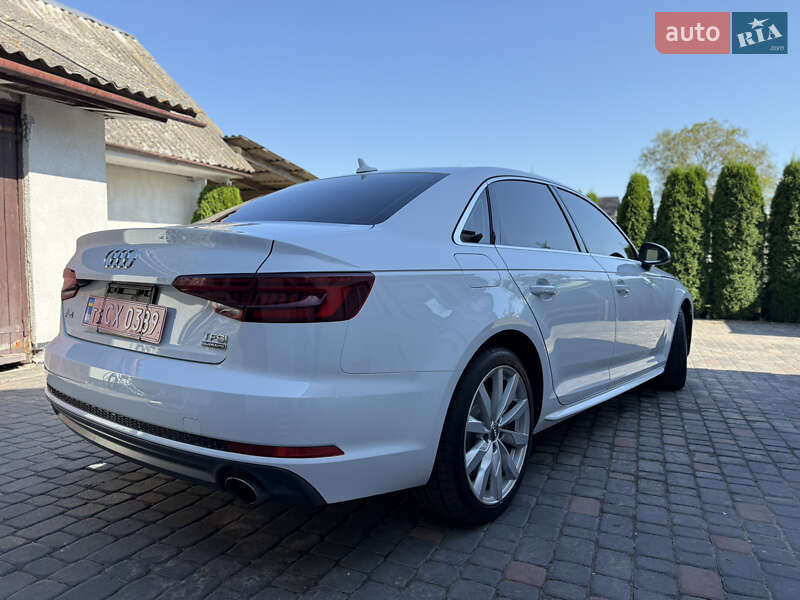 Седан Audi A4 2017 в Рівному