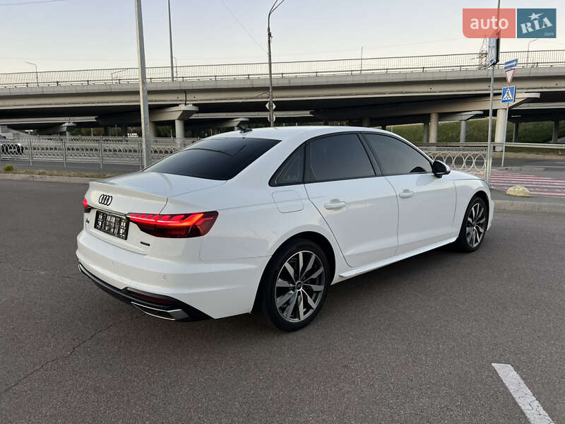 Седан Audi A4 2023 в Киеве