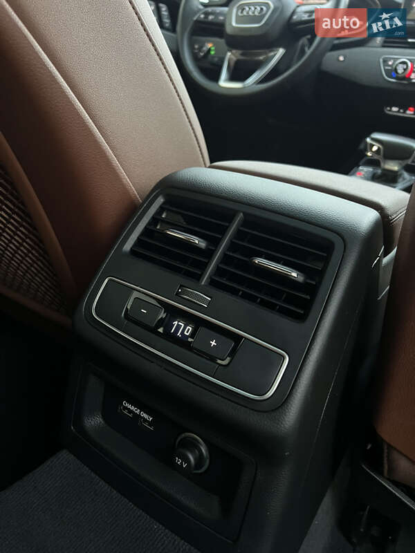 Седан Audi A4 2023 в Киеве