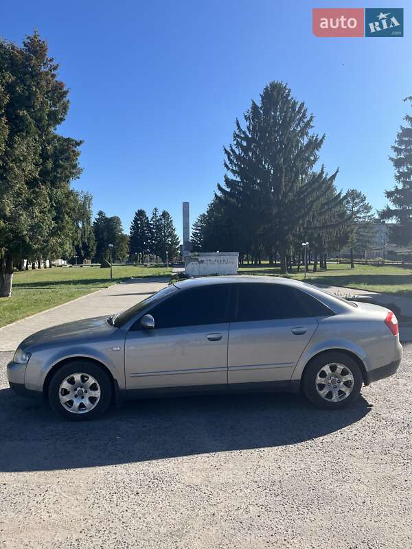 Седан Audi A4 2001 в Путивле