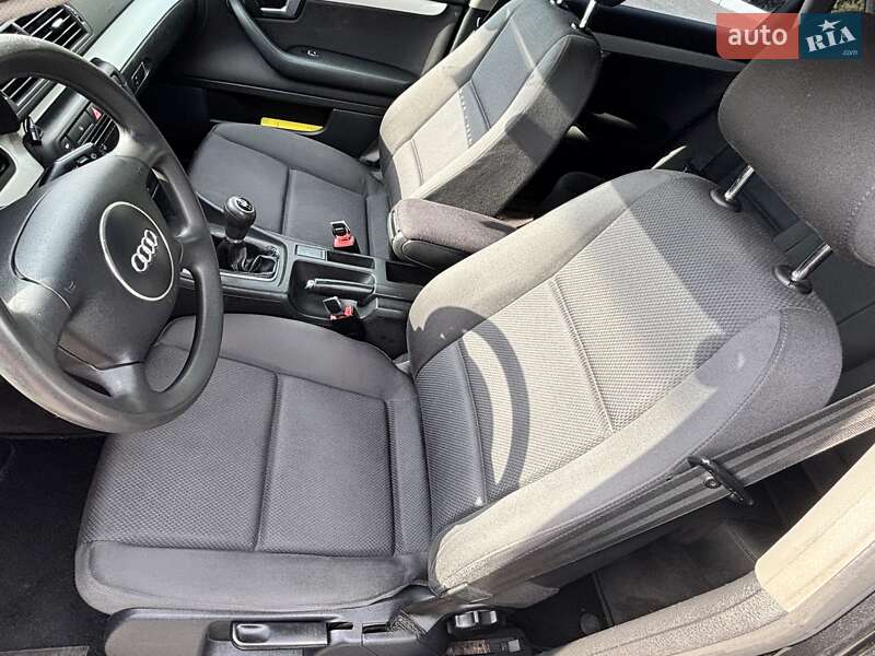 Седан Audi A4 2003 в Харькове