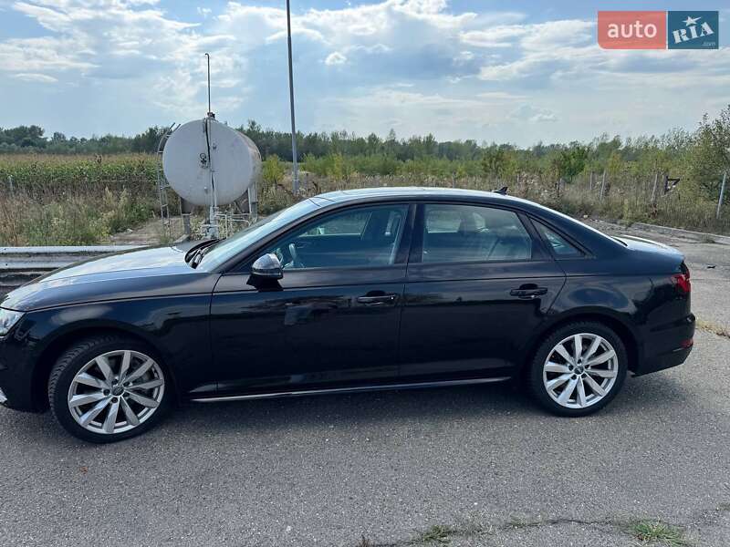 Седан Audi A4 2017 в 