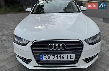 Седан Audi A4 2012 в Остроге