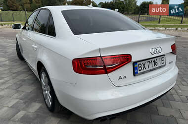Седан Audi A4 2012 в Остроге