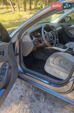 Седан Audi A4 2012 в 