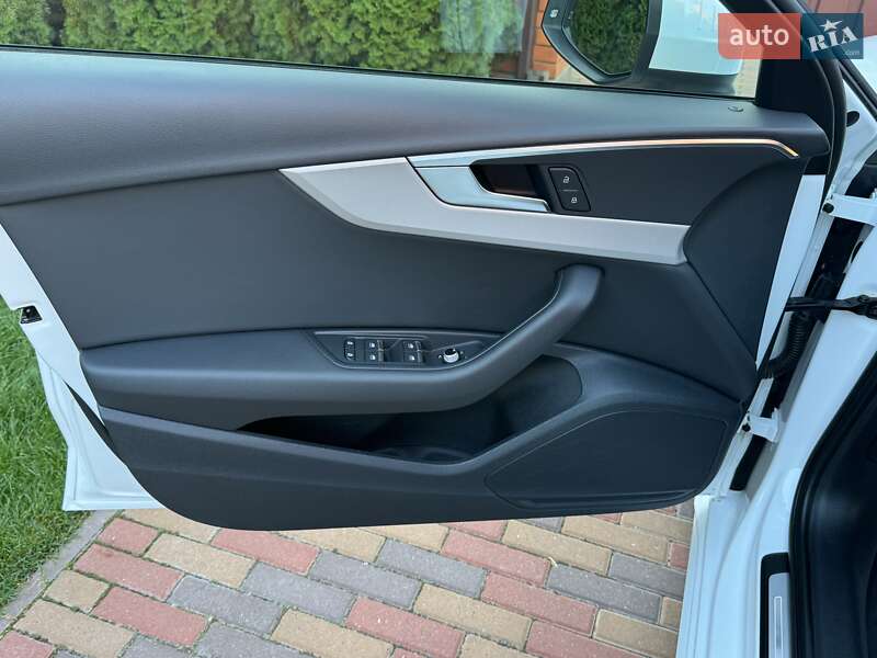 Универсал Audi A4 2020 в Киеве
