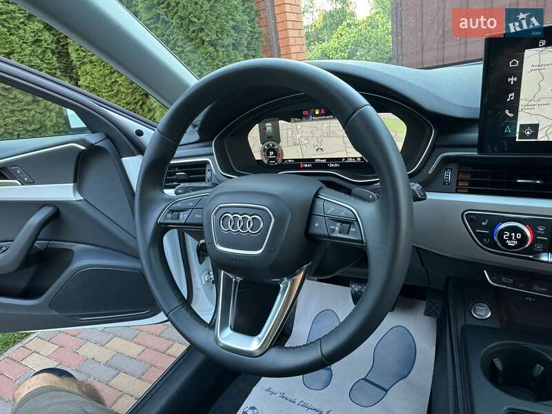 Универсал Audi A4 2020 в Киеве