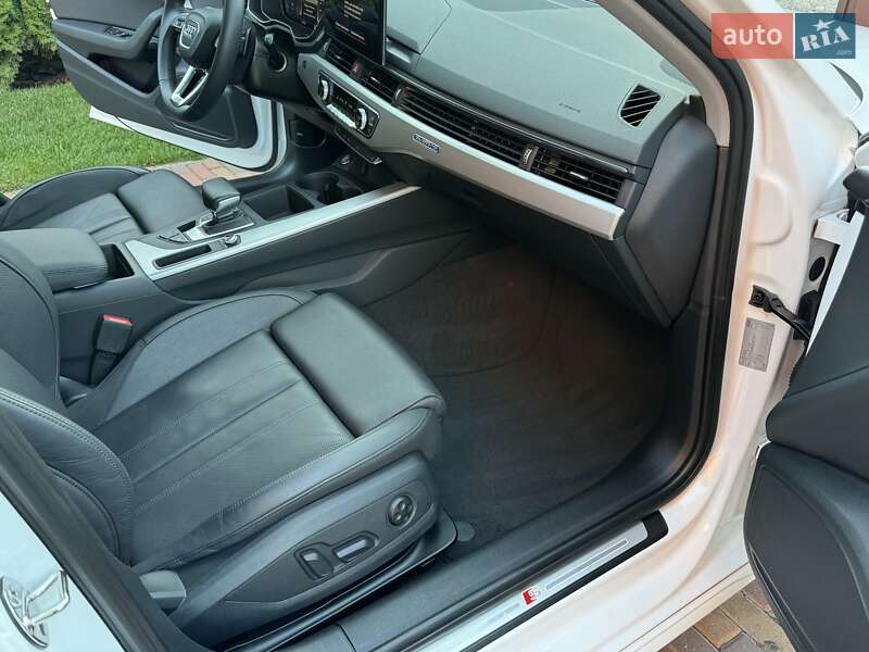 Универсал Audi A4 2020 в Киеве