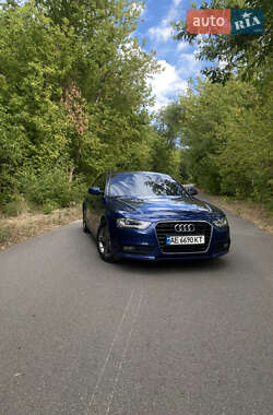 Седан Audi A4 2014 в Дніпрі