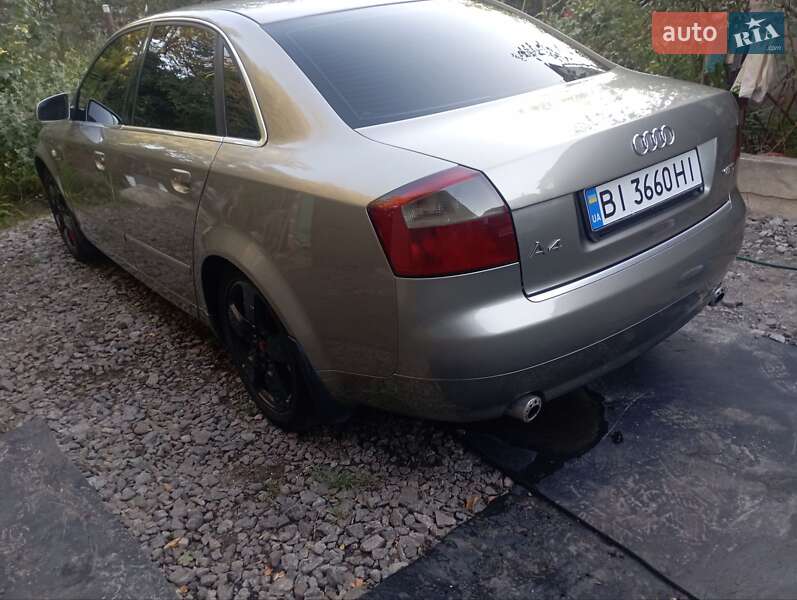 Седан Audi A4 2004 в Гадяче
