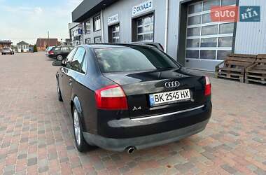 Седан Audi A4 2004 в 