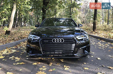 Седан Audi A4 2019 в 