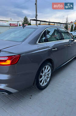 Седан Audi A4 2021 в 