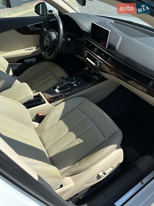 Седан Audi A4 2016 в Луцьку
