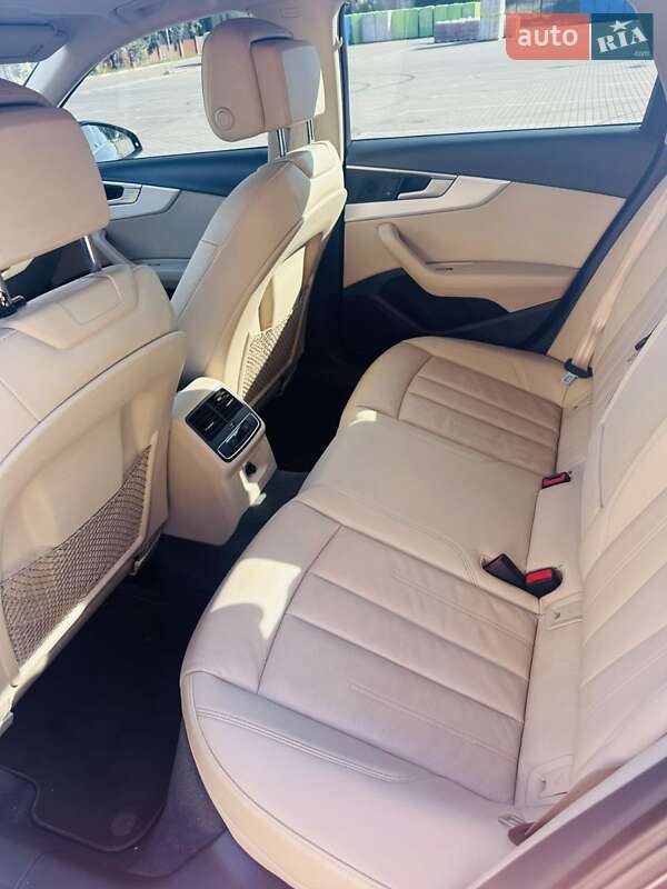 Седан Audi A4 2018 в Коломые