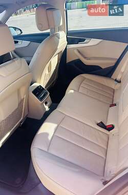 Седан Audi A4 2018 в  фото 6 Седан Audi A4 2018 в