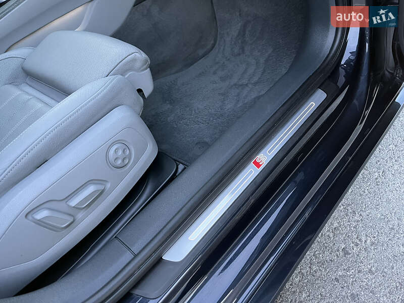 Седан Audi A4 2018 в Львові