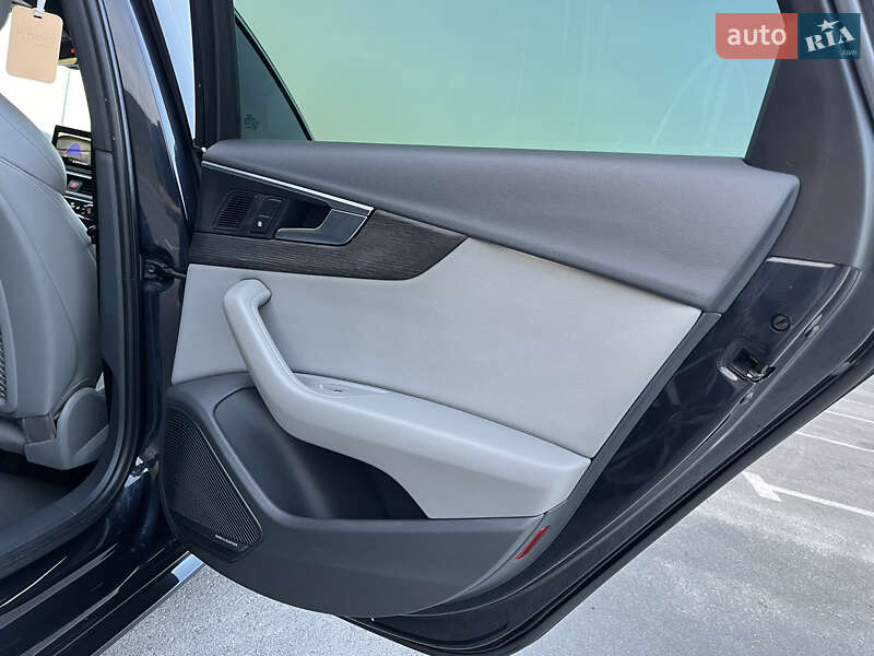 Седан Audi A4 2018 в Львові