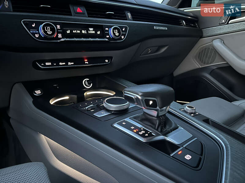 Седан Audi A4 2018 в Львові